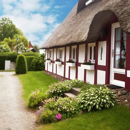 Apartment Geraeumige Mit Terrasse In Kluetz, Cleaning Included *